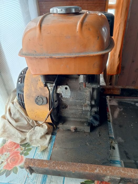 Двигатель для генератора  новый  ,  и для помпы б у