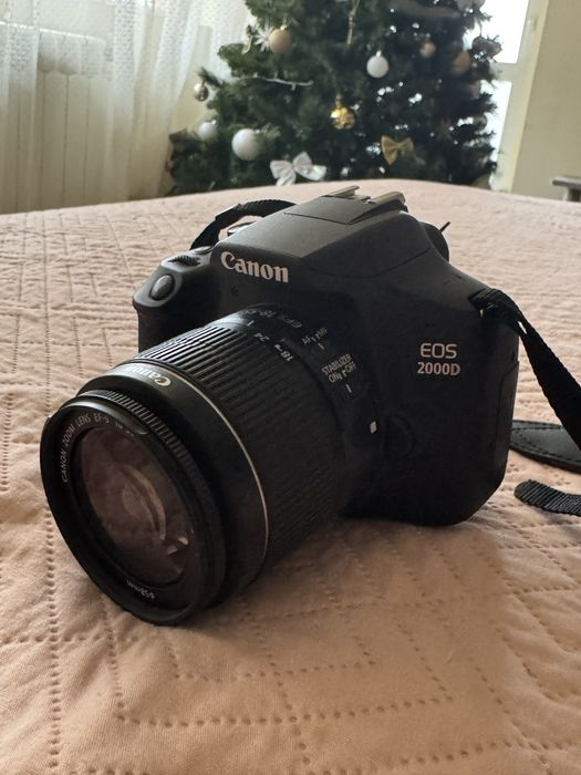 Canon EOS 2000D + obiectiv 18–55 IS + accesorii