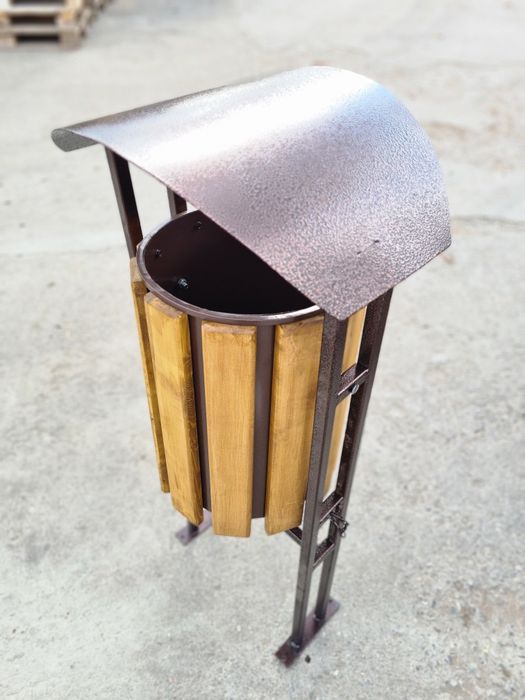 Bănci și cosuri pentru parcuri și grădini