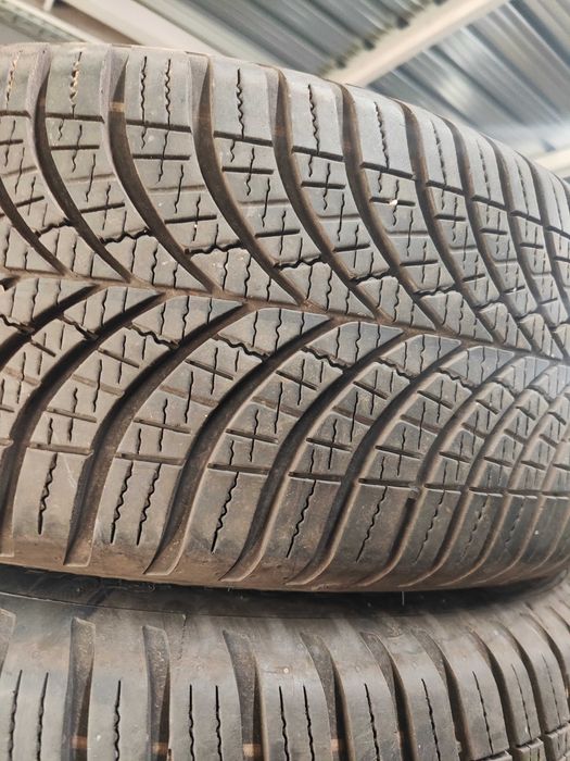 2бр. зимни гуми 205/55/17 Goodyear