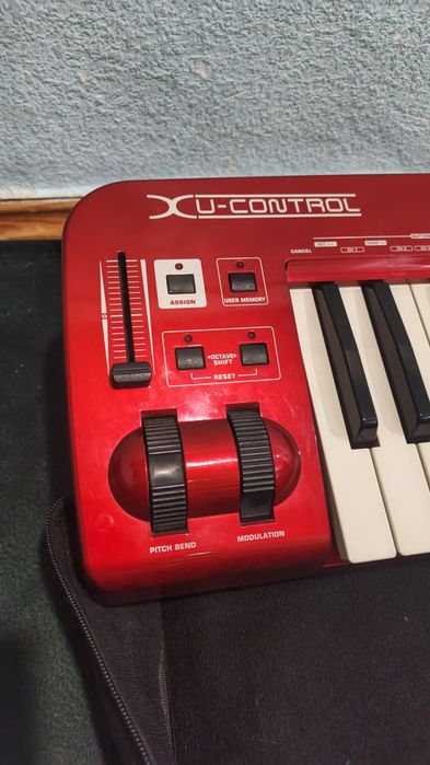 Behringer UFX610 MIDI