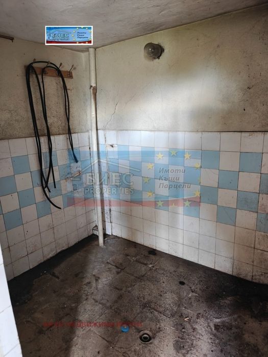 Къща в с. Гърло 150 м² РЗП и двор 1500 м²