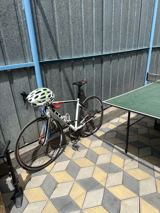 Cube attain pro men black and white