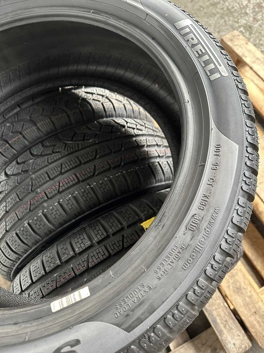 2x Anvelope NOI Iarna 215/45 R17 - Pirelli Sottozero winter 240 serie2