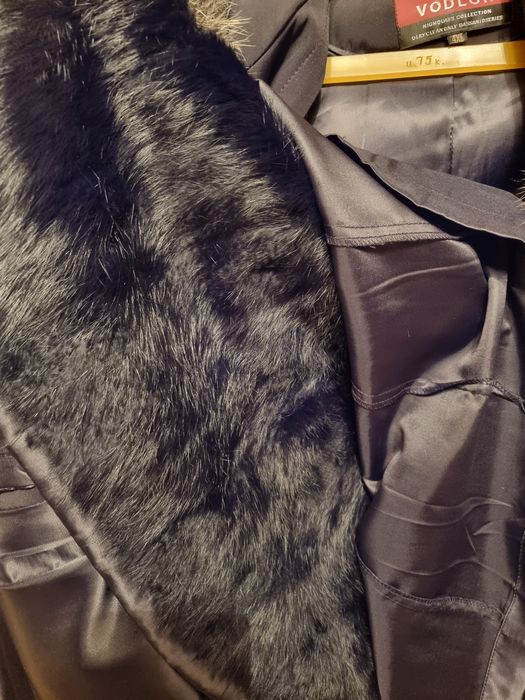 Женская куртка с капюшоном