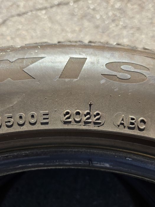 235 55 18 Maxxis premitra snow wp6 suv