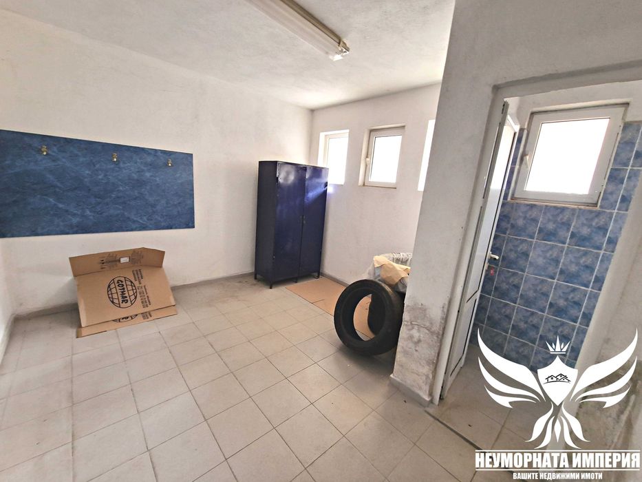 Под наем офис и два апартамента 300РЗП с двор в Асеновград