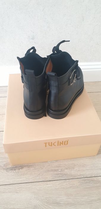 Срочно продам кожаный осенний ботинки