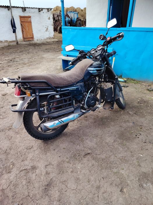 Продам мотоцикл 200 кубовы