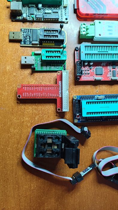 programatoare memorii Pic Atmel CANbus etc