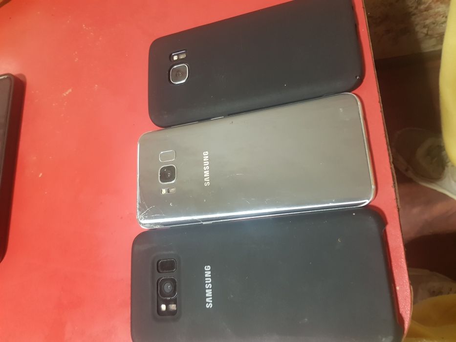 Samsung galaxy  s 8 doua samsung  s7  .libere de retea