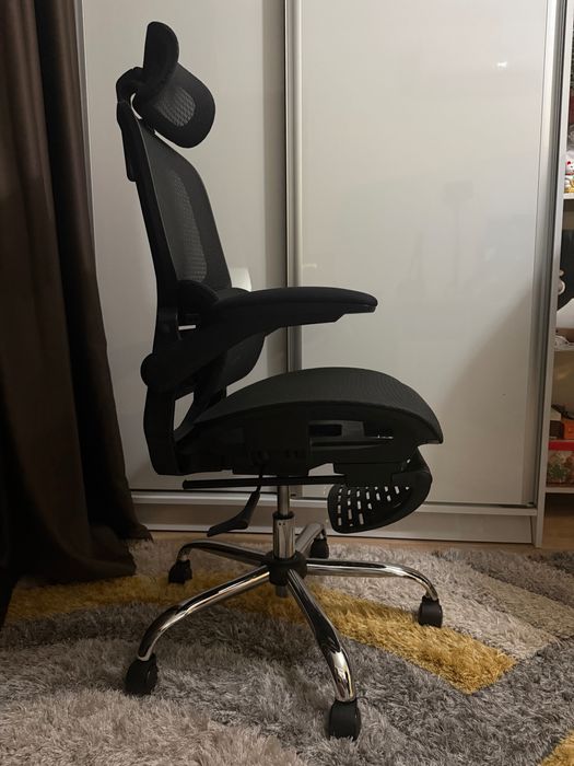 Ергономичен офис стол