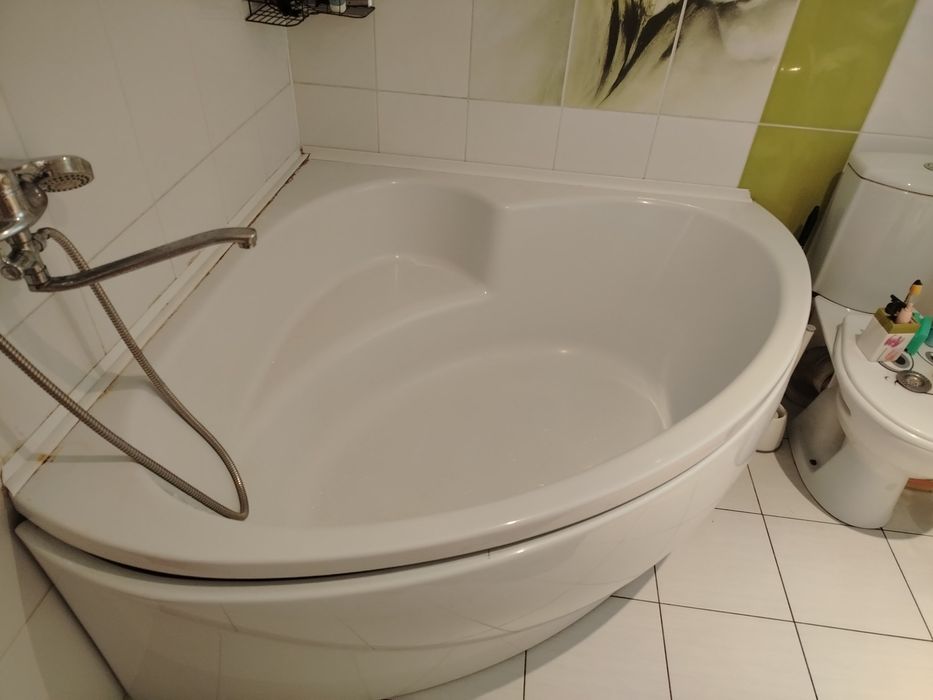 Продам ванну акриловую