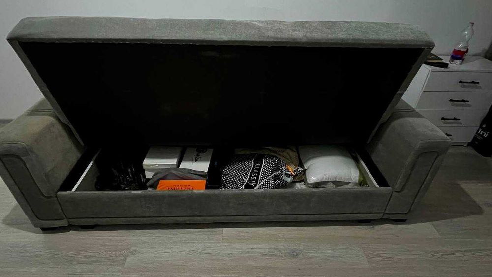 Продам диван-кровать  Продаётся раздвижной диван в хорошем состоянии