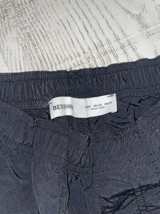 pantaloni de fas bershka