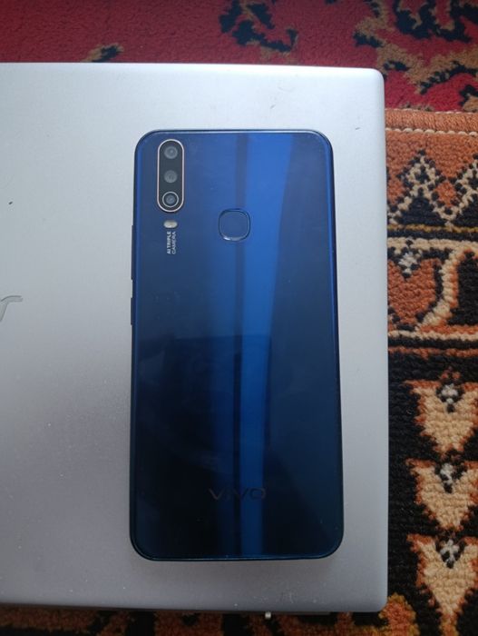 Продаю телефон ViVo Y 12