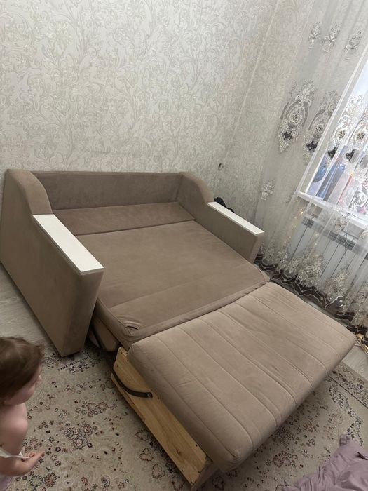 диван в гостиную