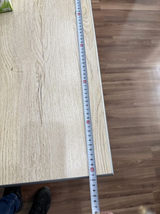 Ofis uchun stol sotiladi