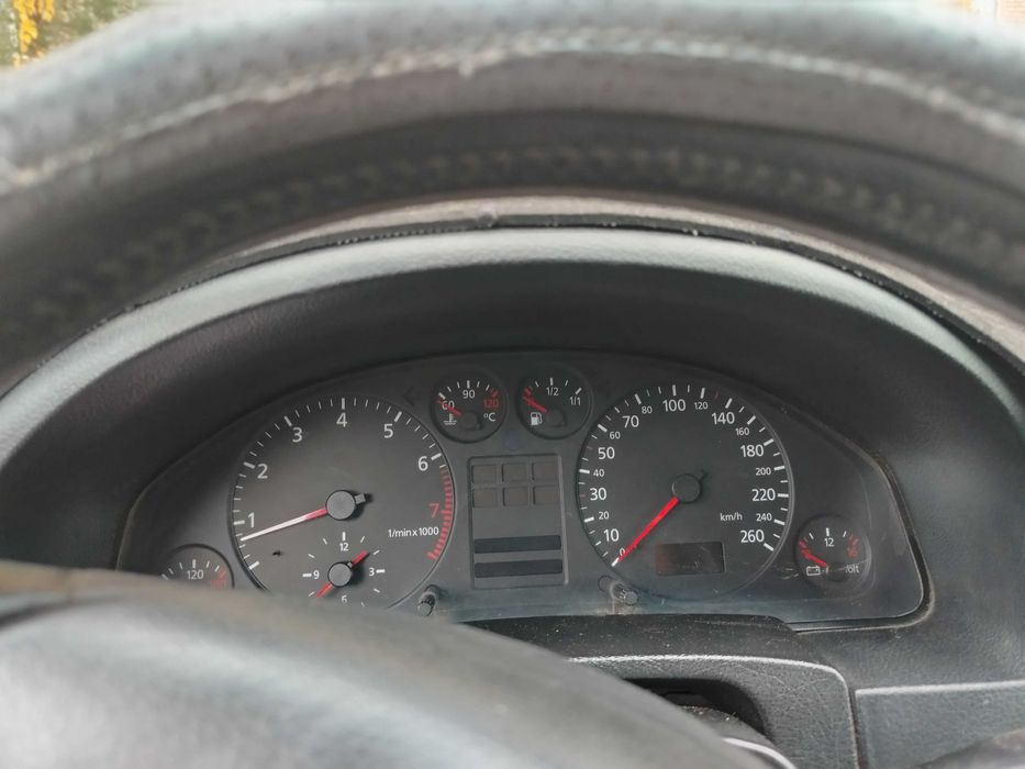 Продам машину Audi A6