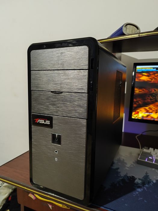Продам комп корпус