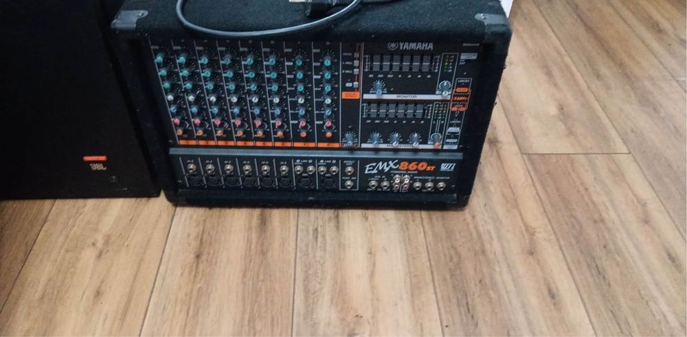 Vind boxe pasive si mixer activ