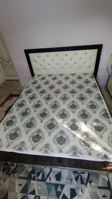 Кровать 2-ух спальный с матрасом