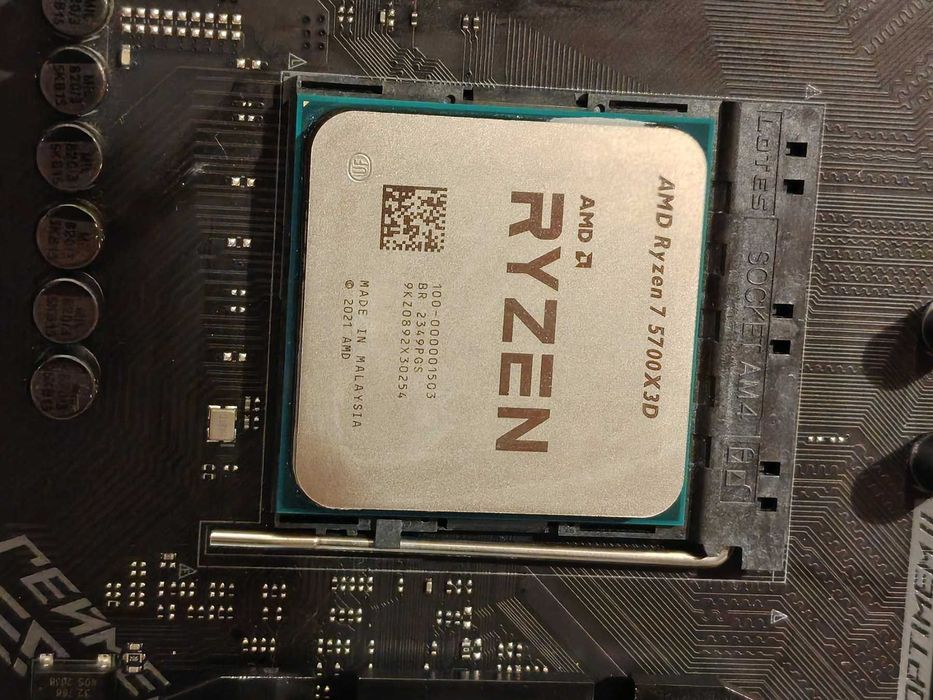 AMD Ryzen 7 5700X3D 8-Core 16-Thread 4.1GHz + ASUS ROG Strix B550-F Gaming AM4