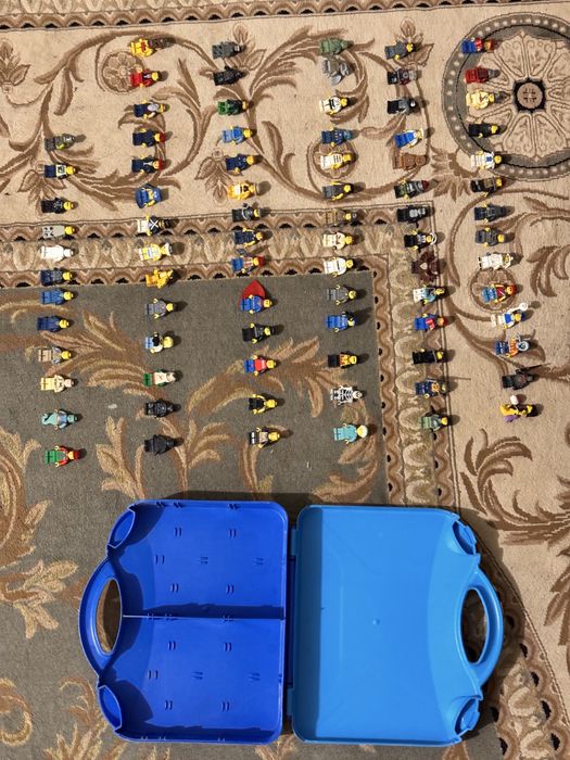 Продам набор фигурок лего