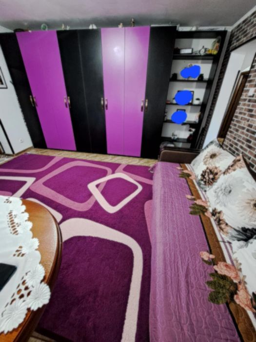 Vând apartament în Alexandria, 3 camere,balcon,2 debarale,etaj 4din4,izolat exterior, dar si izolare deasupra.