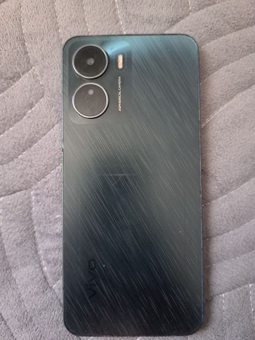 Продам телефон vivo Y 16