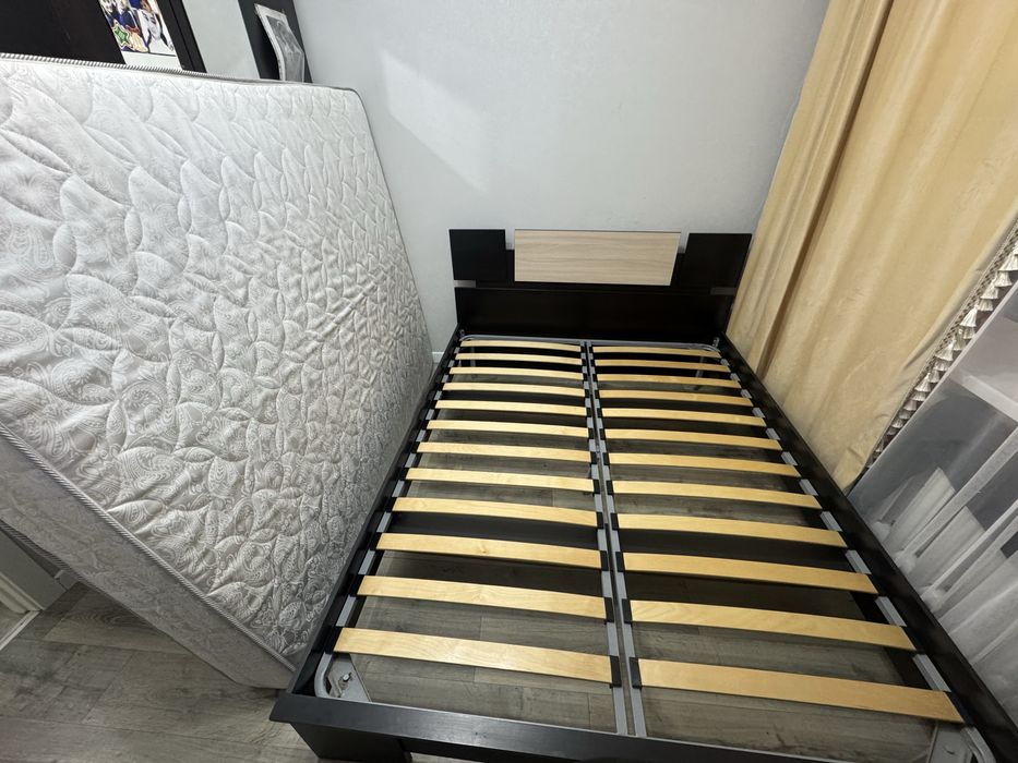 Продам кровать двухспальную