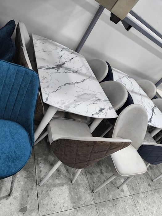 Kuxnniy stol stullar