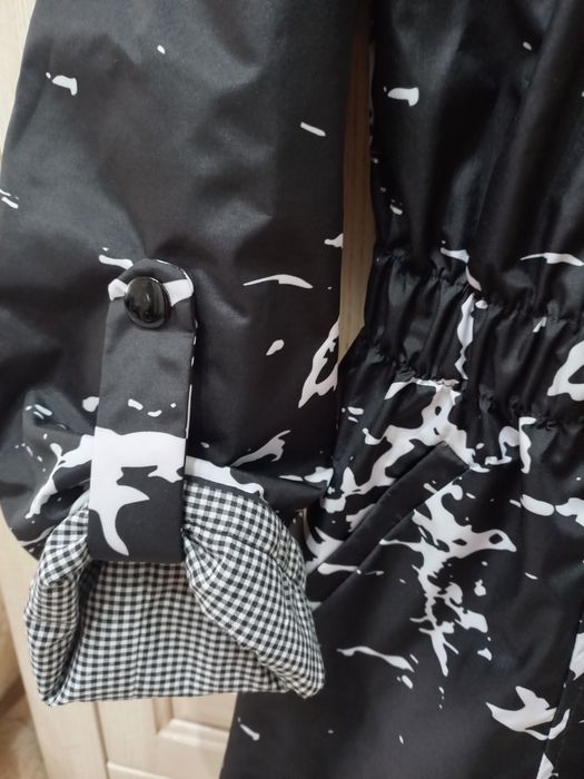 Дамски шлифер в бяло и черно