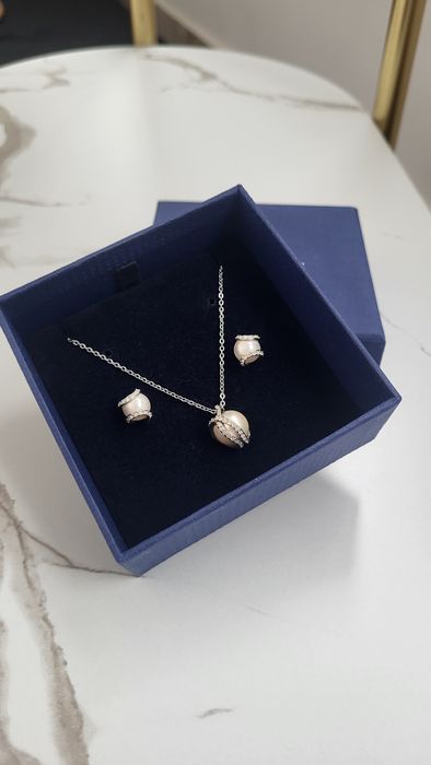 Set original Swarovski – colier + cercei, stare impecabilă, cu cutie