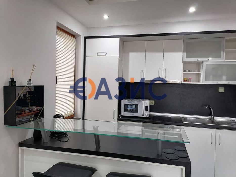 Продава се Тристаен апартамент в Созопол - 83 кв.м за 1446 €/кв.м - Снимка #2