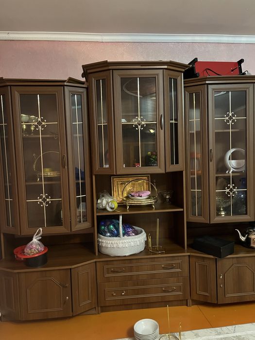 бушный гостиной шкаф