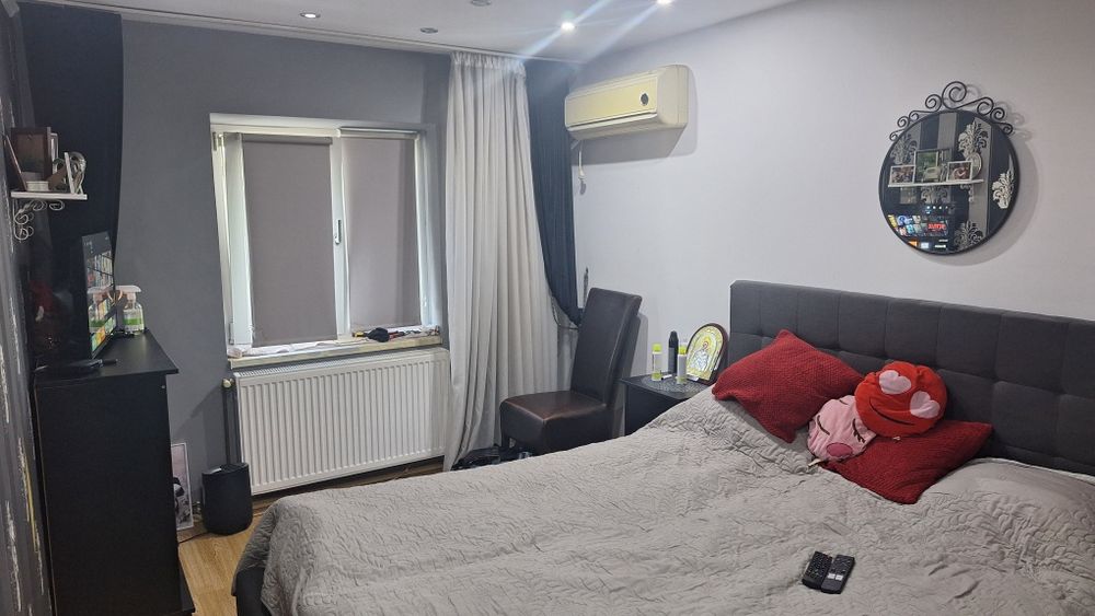 Apartament 3 camere de vânzare