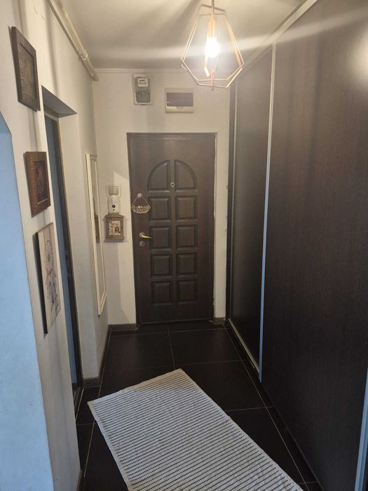 De vanzare -Propietar- Apartament 3 camere- 58 mp utili- etj 2 -complet mobilat si utilat-renovat- zona excelentă