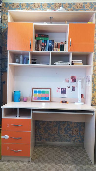 Гарнитур в спальню продаю