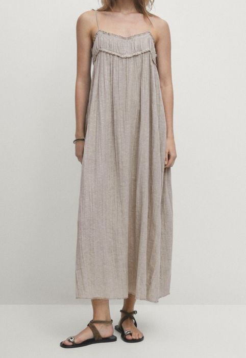 Рокля на марката Massimo Dutti