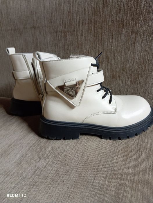 Ботинки на девочку