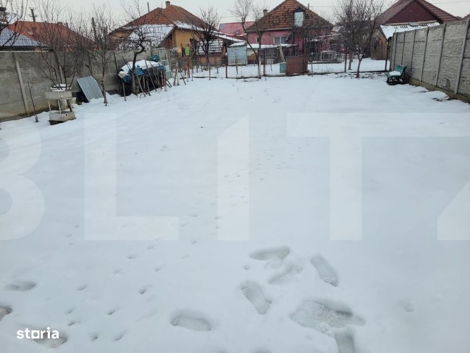 Casa de vanzare, 40 mp, teren 480mp, zona Plopi