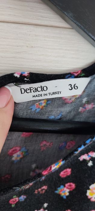 Продам платья все за 2000