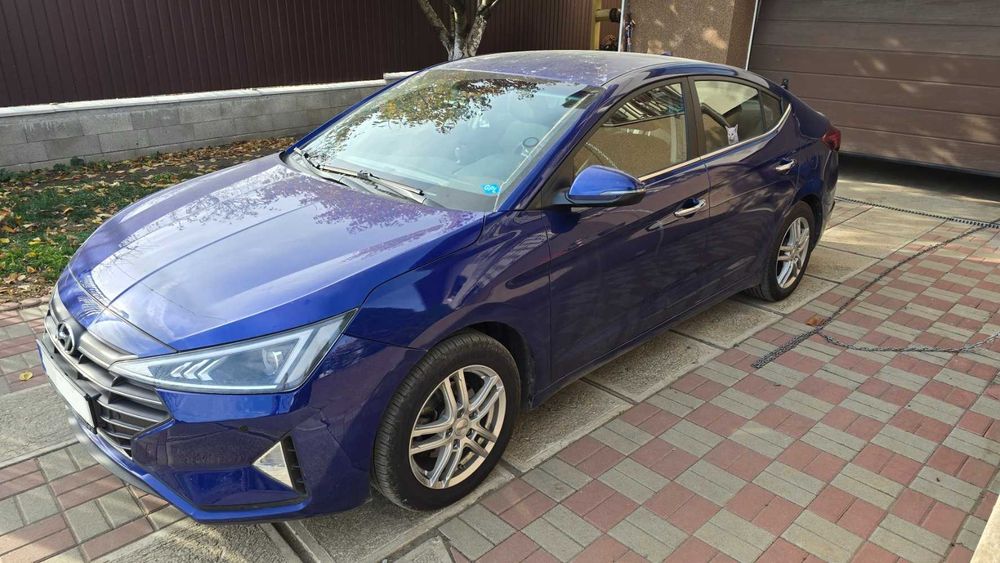 Hyundai Elantra 1,6 benzină 128 CP