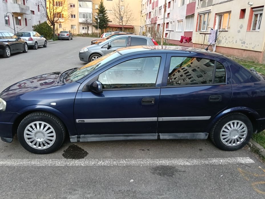 Vând  Opel Astra g