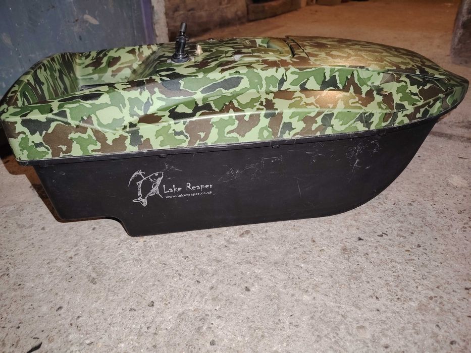 Лодка за захранване