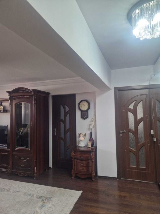 Apartament de vânzare cu 3 camere renovat în Urziceni, Ialomița