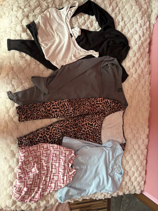 Дамски бодита и блузи