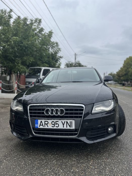Audi A4.   B8.