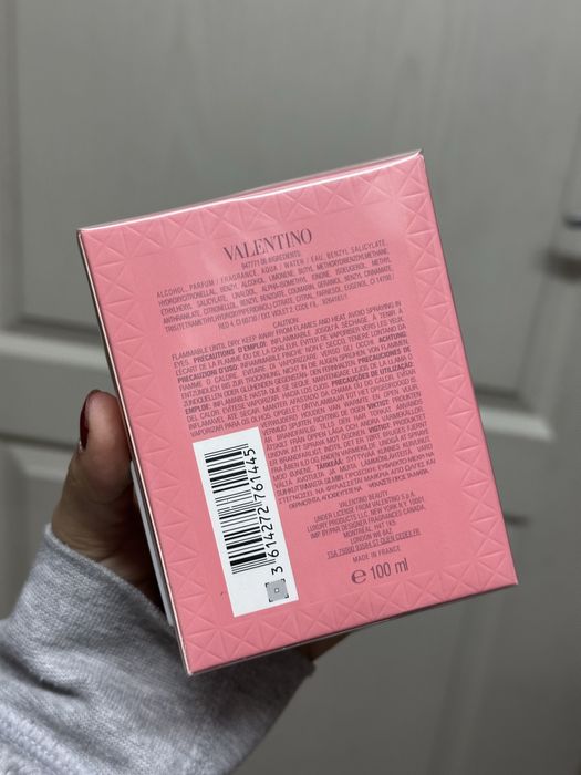 Valentino donna born in roma